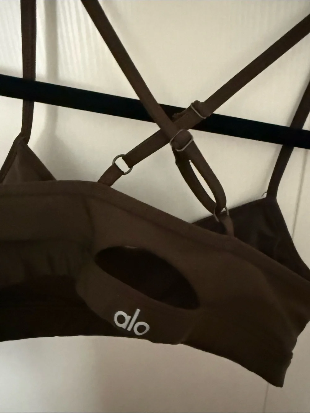 Brown alo yoga intrigue racer back sports bra size small - Picture 3 of 4